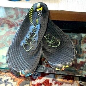 Wonesion unisex Water  Size 41